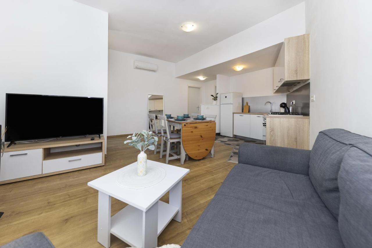 זאדאר Apartments 23 And 25 With Free Private Parking מראה חיצוני תמונה