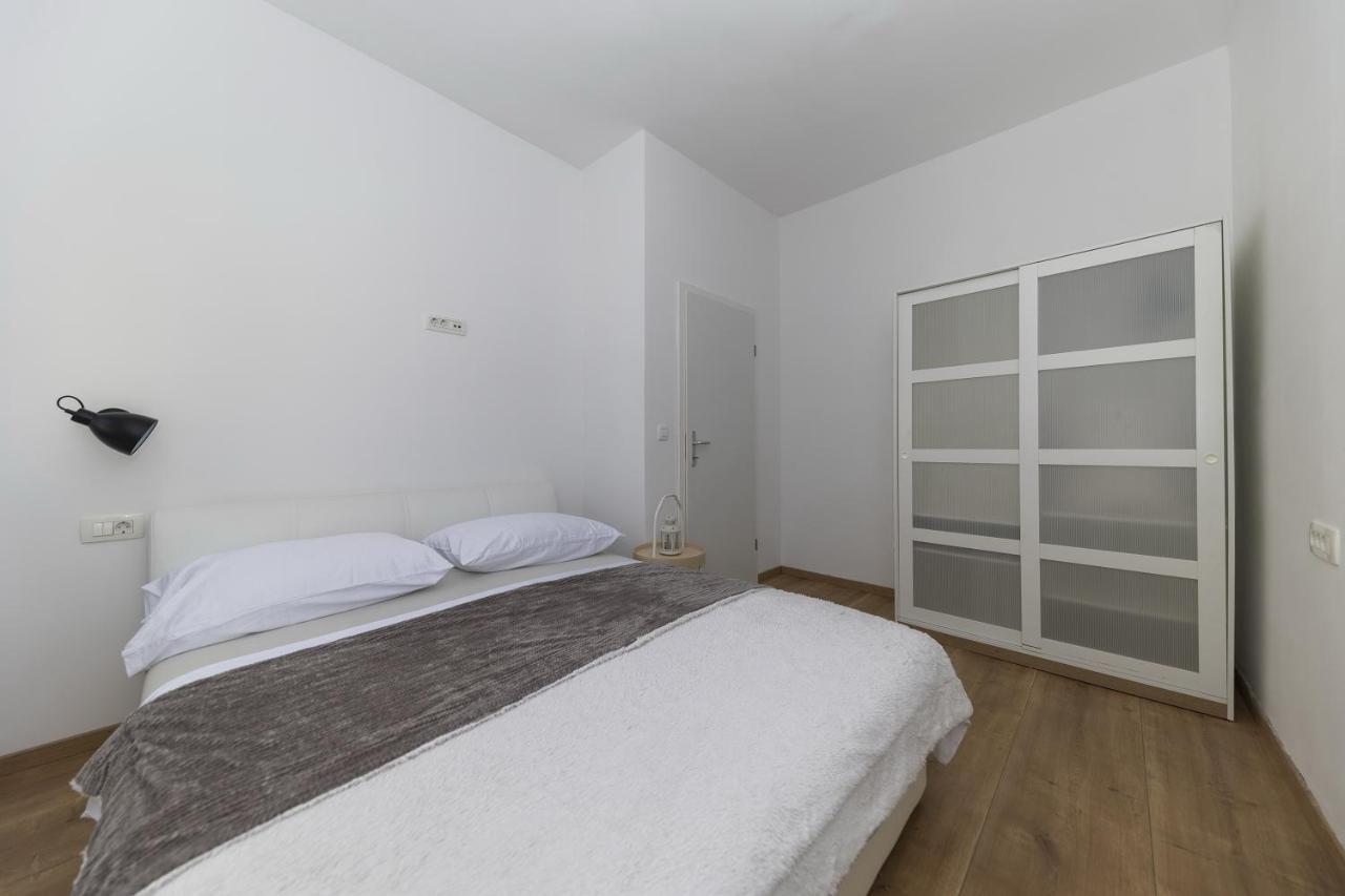 זאדאר Apartments 23 And 25 With Free Private Parking מראה חיצוני תמונה