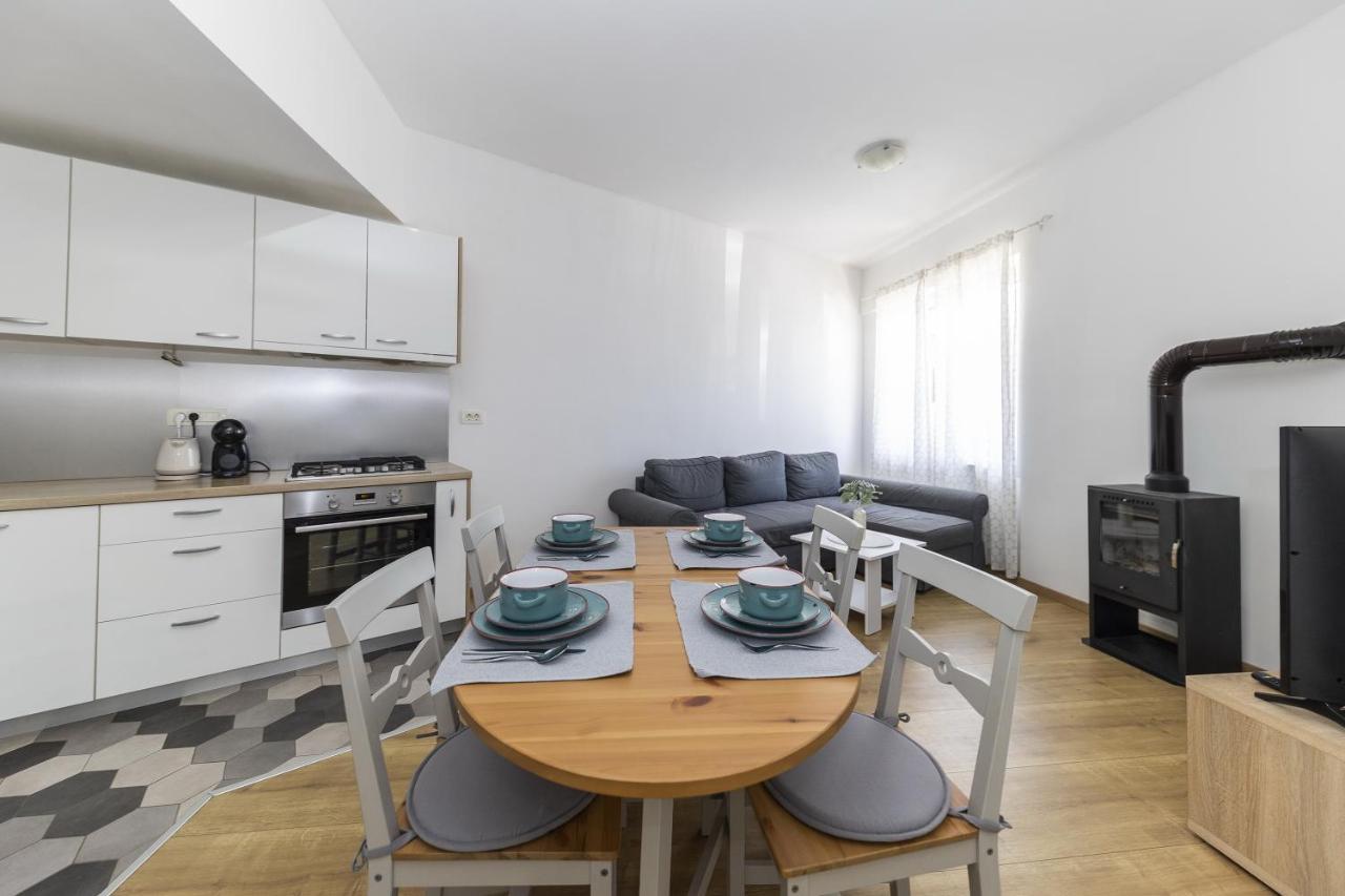 זאדאר Apartments 23 And 25 With Free Private Parking מראה חיצוני תמונה