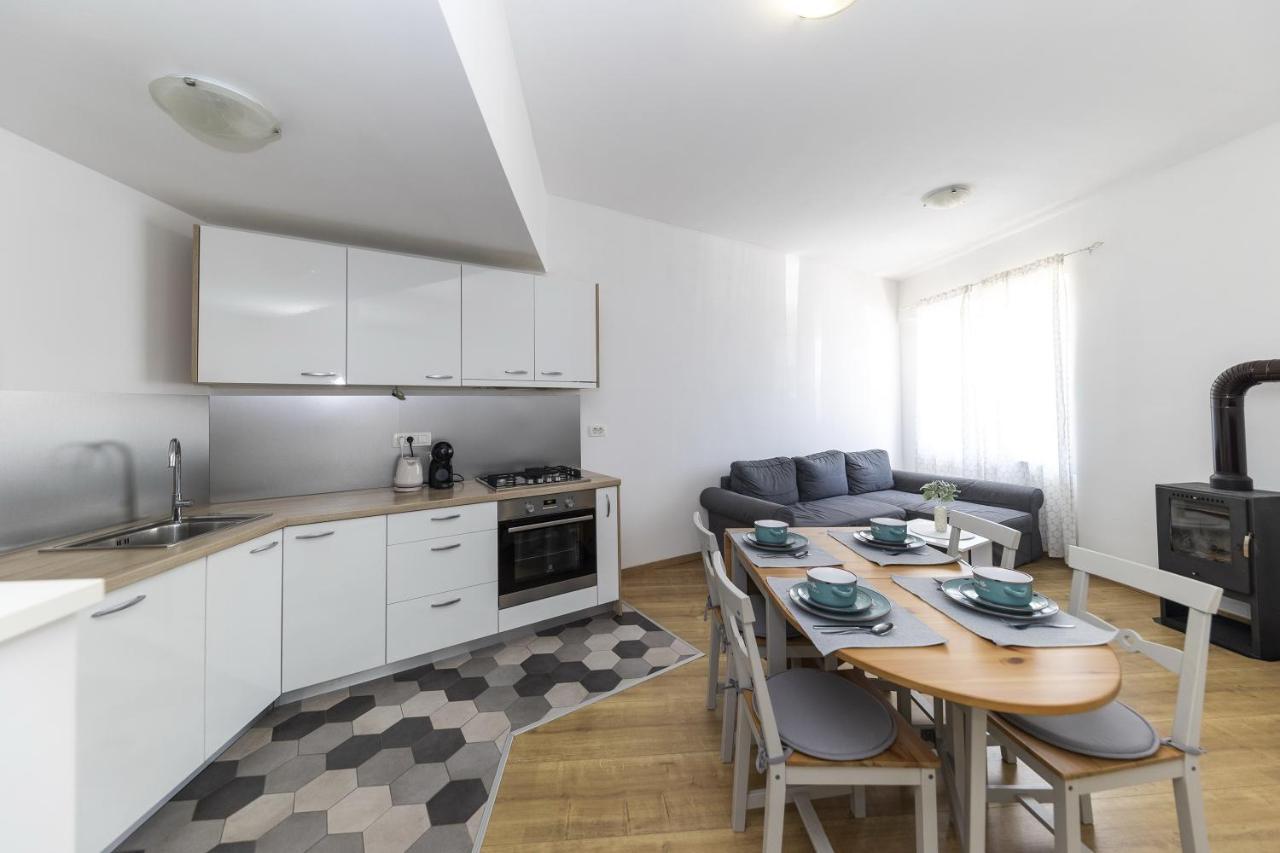 זאדאר Apartments 23 And 25 With Free Private Parking מראה חיצוני תמונה