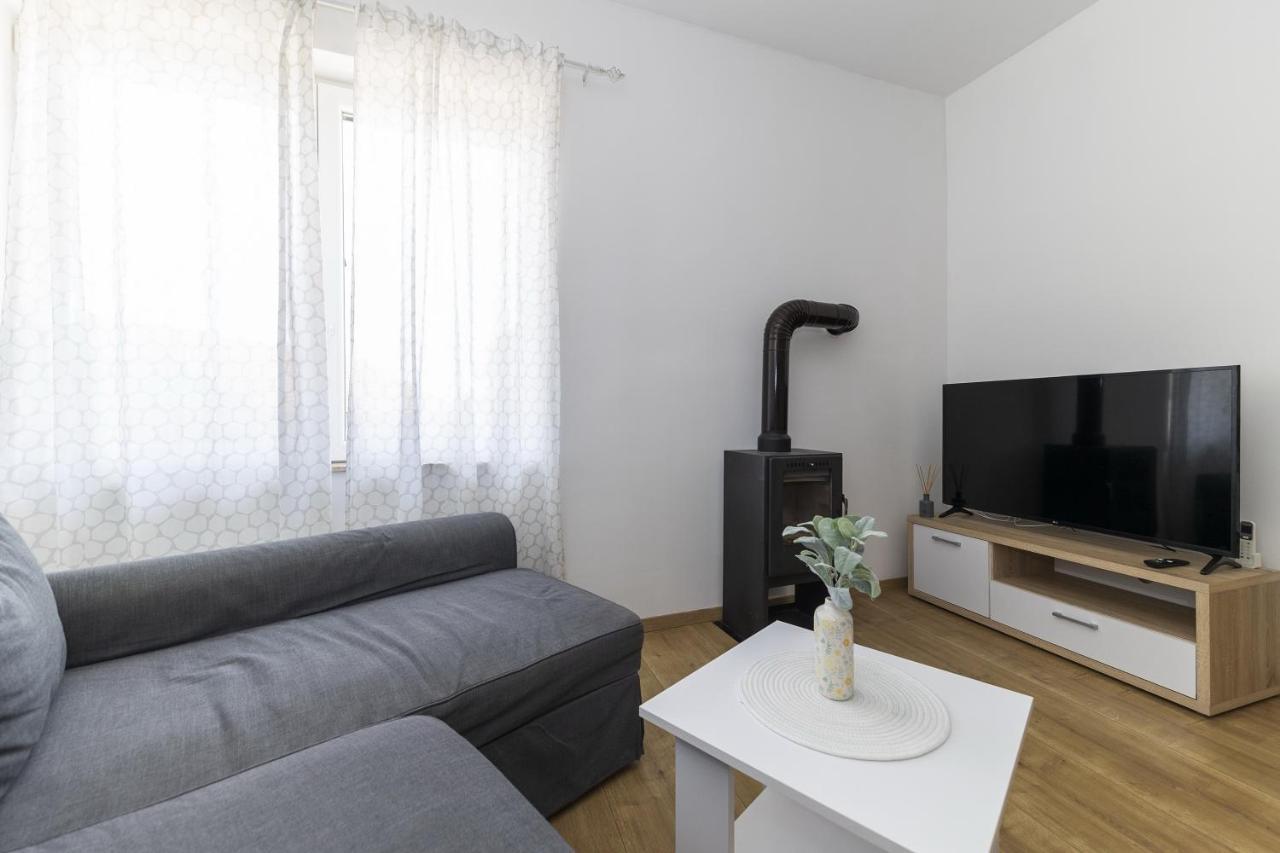 זאדאר Apartments 23 And 25 With Free Private Parking מראה חיצוני תמונה